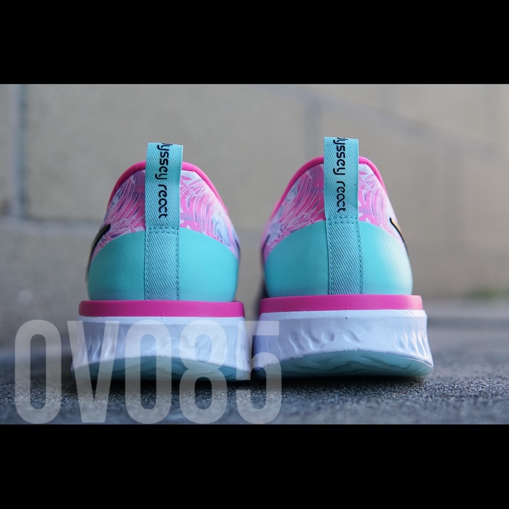 Nike Odyssey React 2 Flyknit - image 3